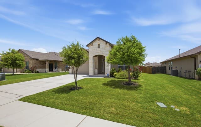 Home for sale at 712 Rushing Banks in Cibolo, TX — photo 3
