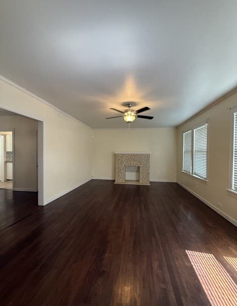 1-bedroom rental at 6711 Broadway in San Antonio, TX — photo 3