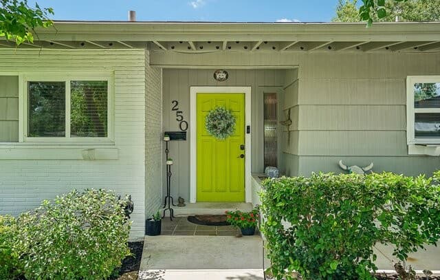 Home for sale at 250 Springwood Ln in San Antonio, TX — photo 3