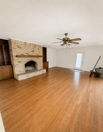 Home for sale at 26 Sunrise Dr in Pleasanton, TX — photo 4