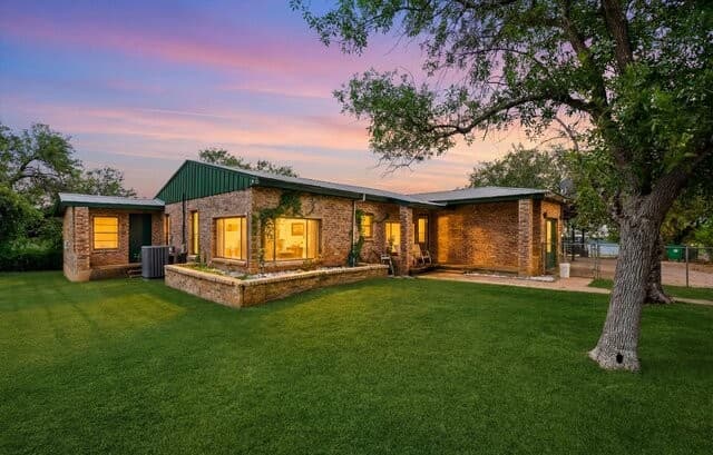 Home for sale at 710 Storey in Cotulla, TX — photo 2