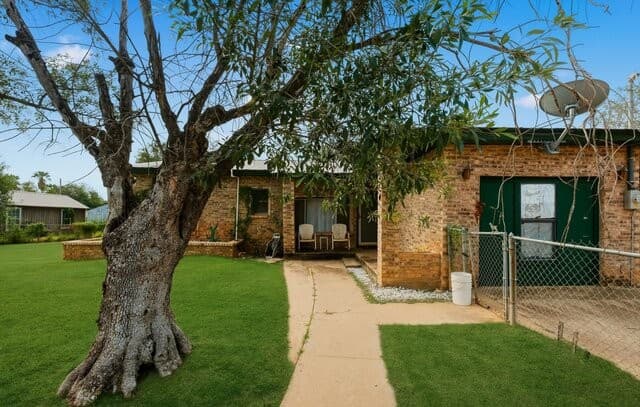 Home for sale at 710 Storey in Cotulla, TX — photo 3