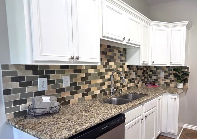 Home for sale at 1591 County Road 320 in Floresville, TX — photo 5