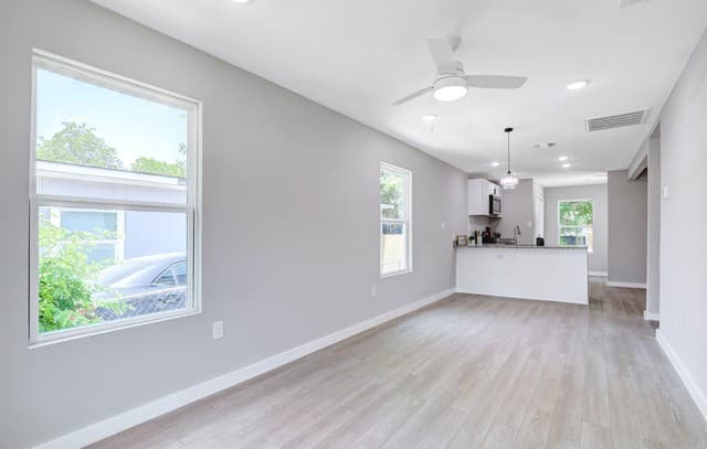 Home for sale at 775 Yucca St in San Antonio, TX — photo 3