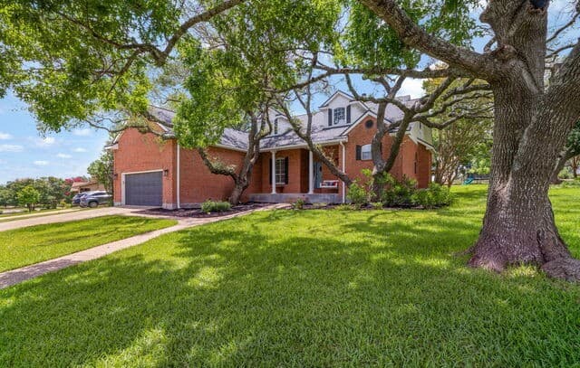 Home for sale at 29607 Fairway Bluff Dr in Boerne, TX — photo 2