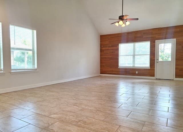 Home for sale at 5801 Devonwood St in Cibolo, TX — photo 3