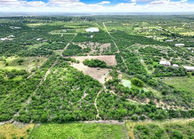 Home for sale at 618 Private Road 5769 in Castroville, TX — photo 3