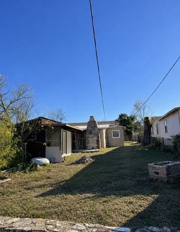 Home for sale at 627 Bexar Dr in San Antonio, TX — photo 2