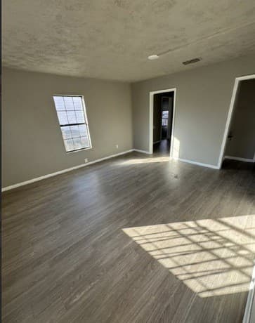 Home for sale at 627 Bexar Dr in San Antonio, TX — photo 5