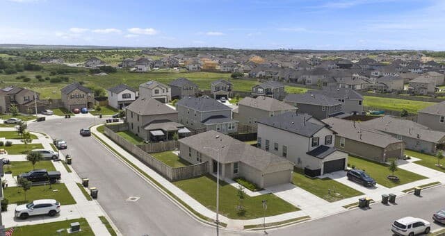 Home for sale at 4831 Park Cape in Marion, TX — photo 4