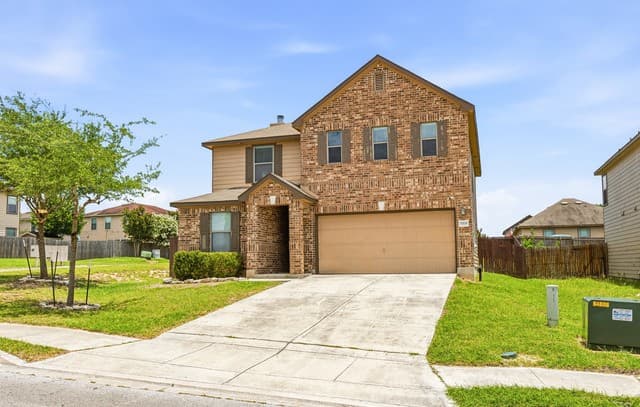 Home for sale at 5705 Columbia in Cibolo, TX — photo 2