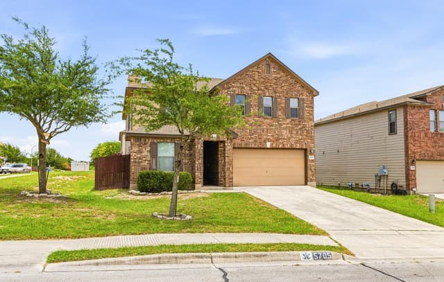 Home for sale at 5705 Columbia in Cibolo, TX — photo 3