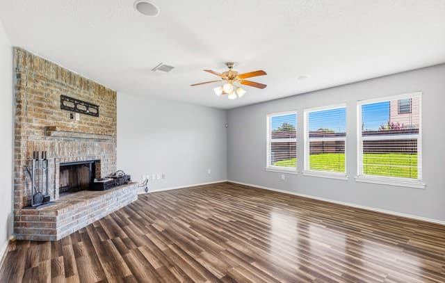 Home for sale at 5705 Columbia in Cibolo, TX — photo 4