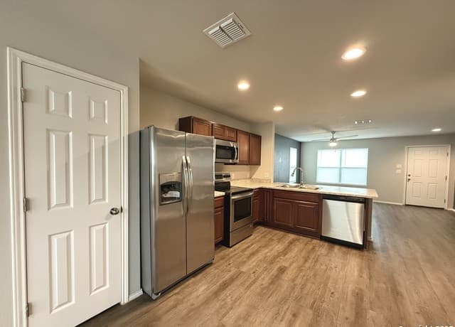 Home for sale at 8114 Apex Vw in San Antonio, TX — photo 4