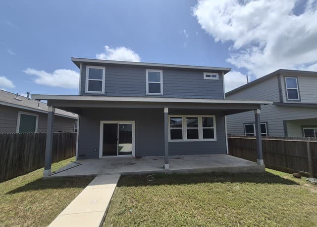 4-bedroom rental at 13023 Kathleen St. in St.Hedwig, TX — photo 2