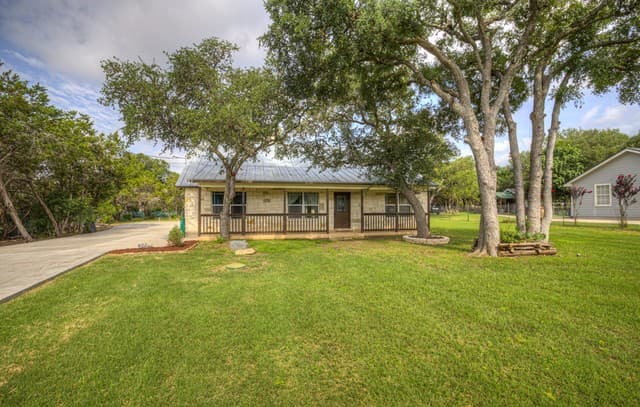 Home for sale at 1840 Rustic Oak Ln in Spring Branch, TX — photo 5