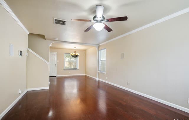 4-bedroom rental at 9111 Spiral Woods in Universal City, TX — photo 4