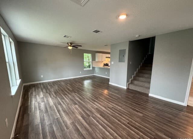 3-bedroom rental at 1023 Crystal in San Antonio, TX — photo 4