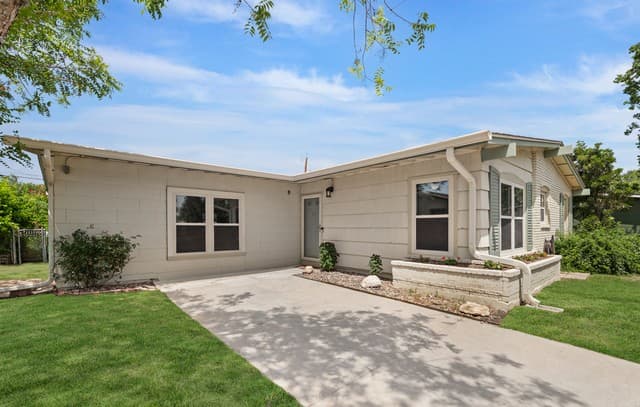 Home for sale at 107 Shropshire Dr in San Antonio, TX — photo 4