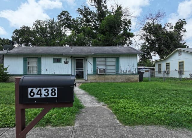 Home for sale at 6438 Buena Vista in San Antonio, TX — photo 1