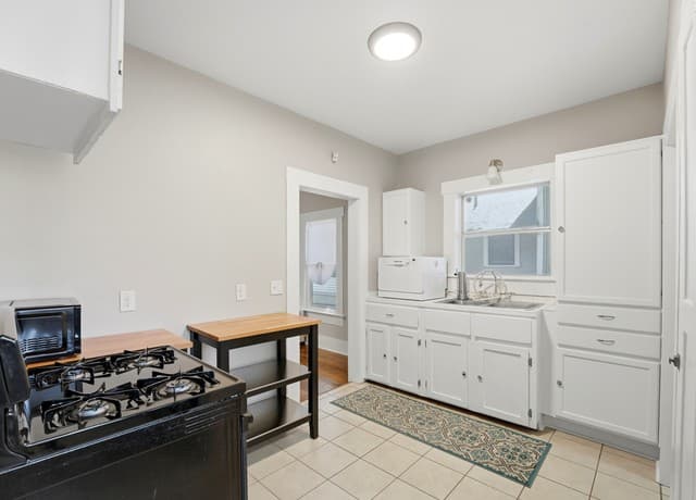 2-bedroom rental at 1219 E Drexel Ave in San Antonio, TX — photo 3
