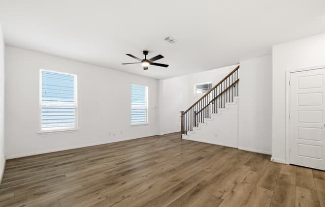 4-bedroom rental at 9310 McCoy Pass in Converse, TX — photo 2
