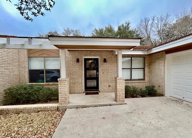 3-bedroom rental at 29608 Terra Vis in Fair Oaks Ranch, TX — photo 2