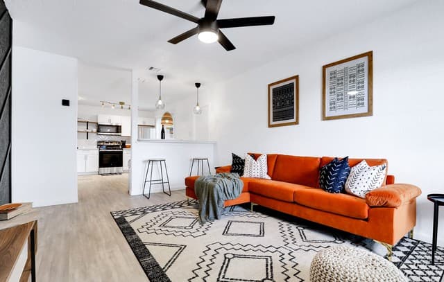 Home for sale at 835 S Brownleaf in San Antonio, TX — photo 4