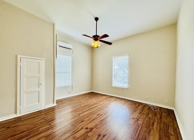 2-bedroom rental at 140 Furnish Ave in San Antonio, TX — photo 2