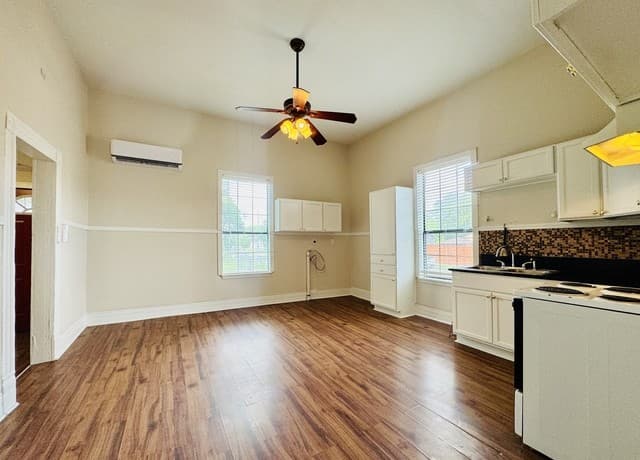 2-bedroom rental at 140 Furnish Ave in San Antonio, TX — photo 3