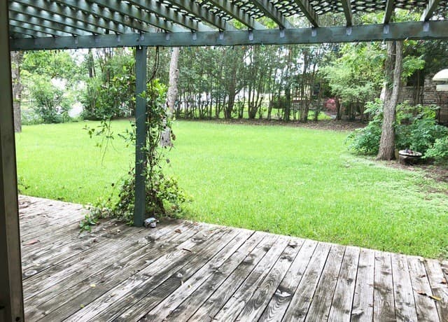 2-bedroom rental at 217 E Kronkosky St in Boerne, TX — photo 2
