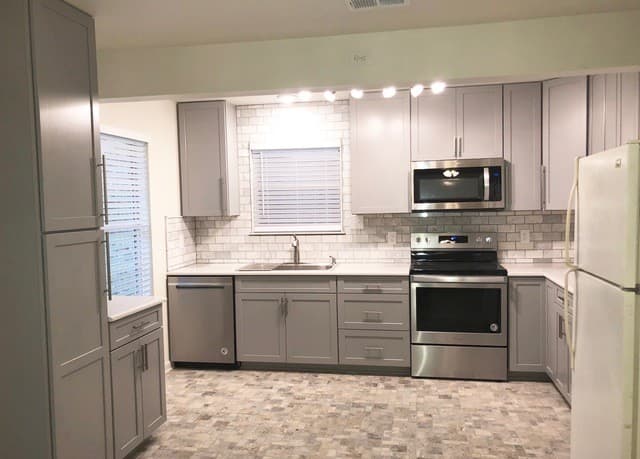 2-bedroom rental at 217 E Kronkosky St in Boerne, TX — photo 4