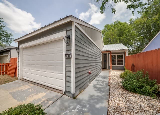 Home for sale at 2882 Cherry Field Dr in San Antonio, TX — photo 2