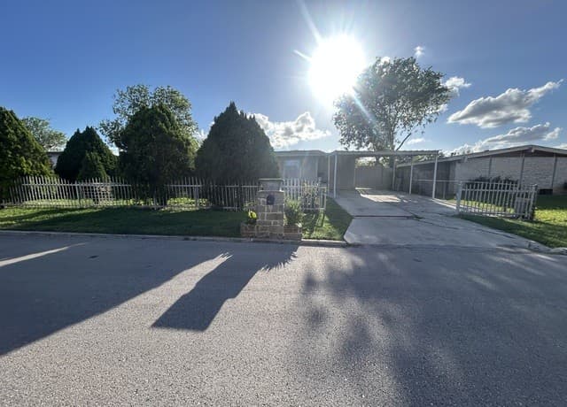 Home for sale at 7531 Alpine Valley Dr in San Antonio, TX — photo 1
