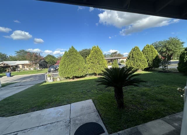 Home for sale at 7531 Alpine Valley Dr in San Antonio, TX — photo 4