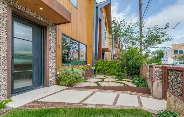 4-bedroom rental at 310 Clay Unit 12 in San Antonio, TX — photo 3