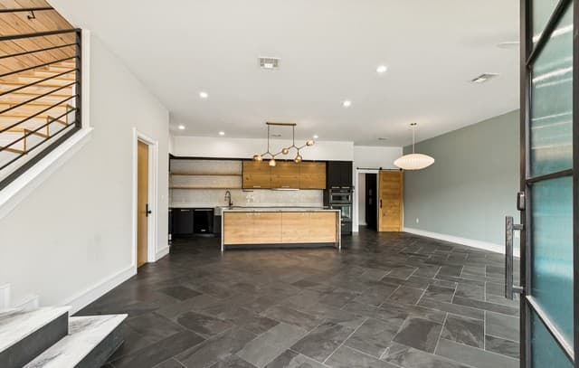 4-bedroom rental at 310 Clay Unit 12 in San Antonio, TX — photo 4