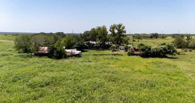 Home for sale at 15510 Us Highway 87 W in Adkins, TX — photo 5