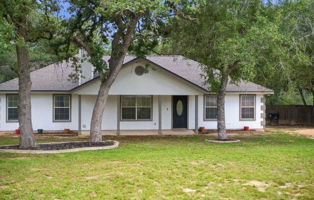 Home for sale at 104 Shadow Woods in La Vernia, TX — photo 2