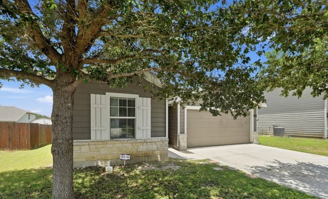 Home for sale at 831 Six Iron in San Antonio, TX — photo 2