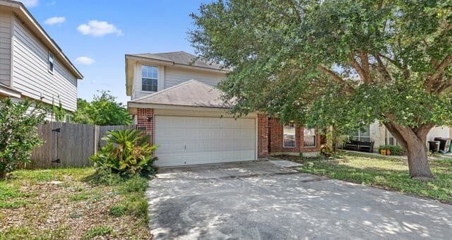 3-bedroom rental at 9526 Anderson Way in Converse, TX — photo 2