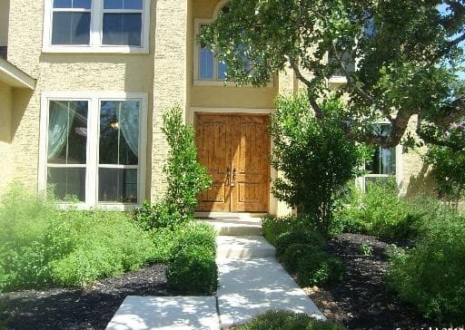 5-bedroom rental at 8835 Napa Landing in Boerne, TX — photo 2