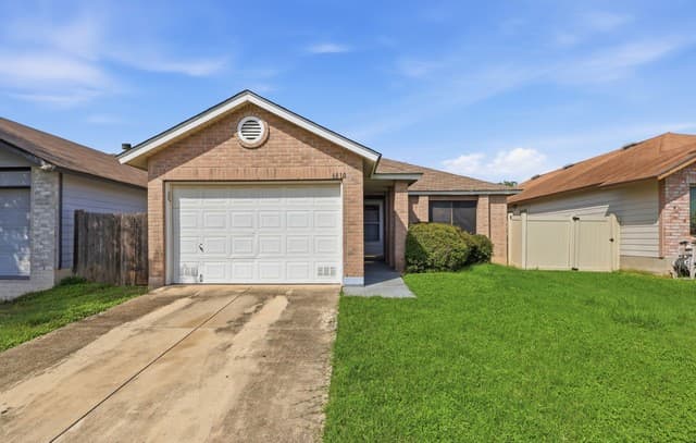 3-bedroom rental at 6810 Saharastone Dr in Converse, TX — photo 4
