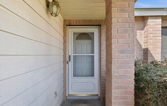 3-bedroom rental at 6810 Saharastone Dr in Converse, TX — photo 5