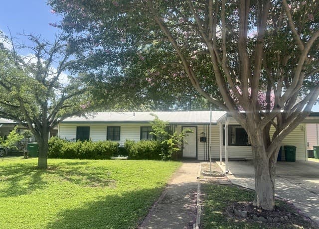 Home for sale at 318 Sublett Dr in San Antonio, TX — photo 1