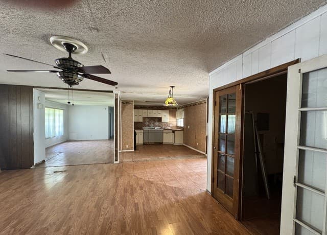 Home for sale at 318 Sublett Dr in San Antonio, TX — photo 5
