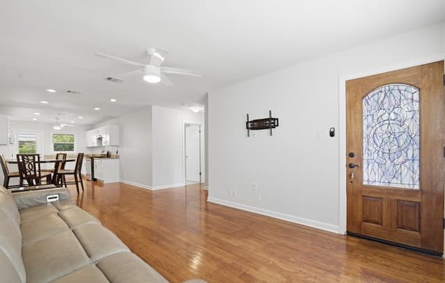 Home for sale at 511 Lovera Blvd in San Antonio, TX — photo 3