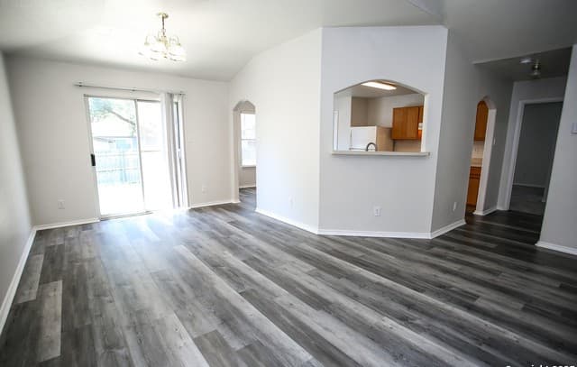 3-bedroom rental at 3444 Whisper Blf in Schertz, TX — photo 5