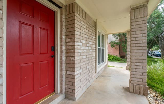 Home for sale at 3023 Fall Crest Dr in San Antonio, TX — photo 4