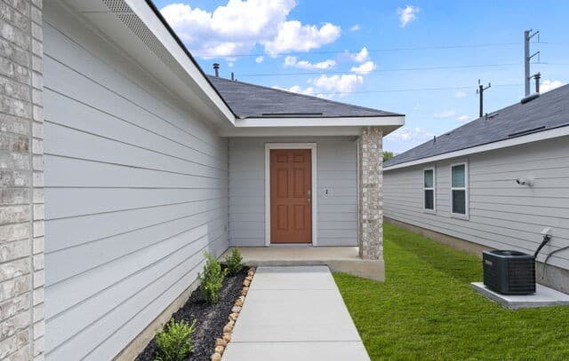 Home for sale at 16052 Mahogany Way in Elmendorf, TX — photo 2